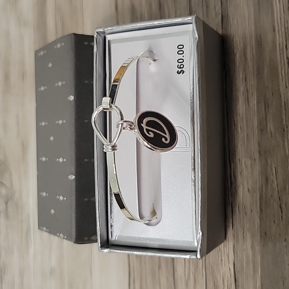 Initial Bracelet "D" - Picture 2 of 3